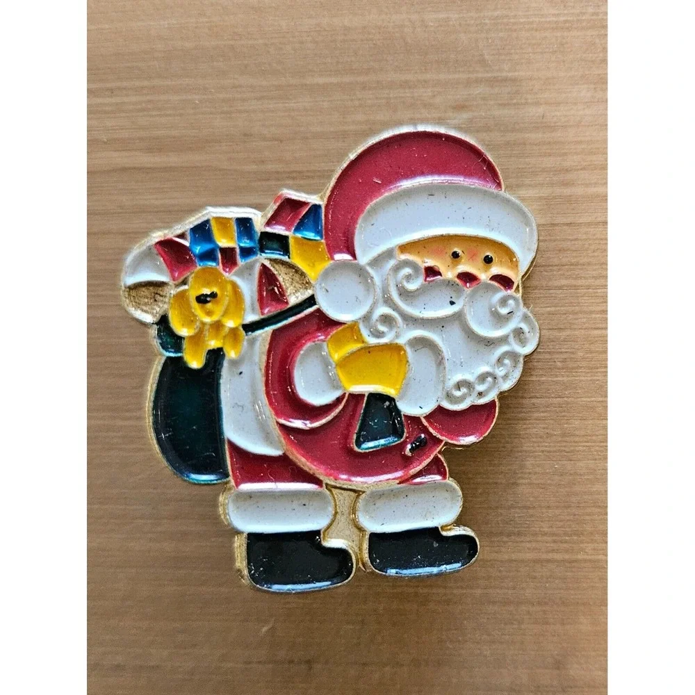 Vintage‎ Christmas Santa Gold Tone Red White Enamel Brooch Pin Super Cute!